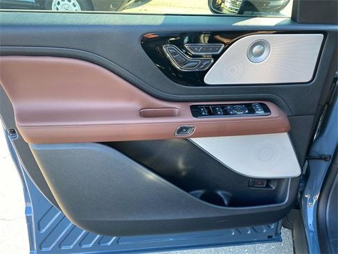 New 2026 Lincoln Aviator Reserve image 11