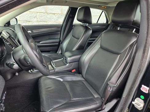 Used 2023 Chrysler 300 Touring L w/ Popular Equipment Group RWD image 14