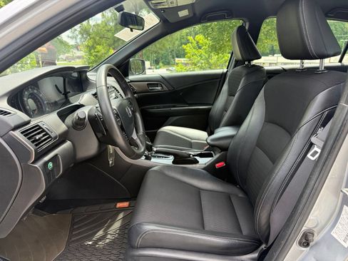 Used 2016 Honda Accord Sport image 32