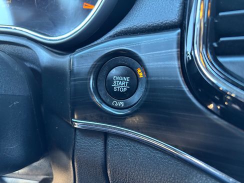 Used 2019 Jeep Grand Cherokee Limited image 30