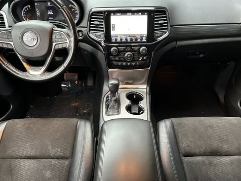 Used 2021 Jeep Grand Cherokee Laredo X image 15