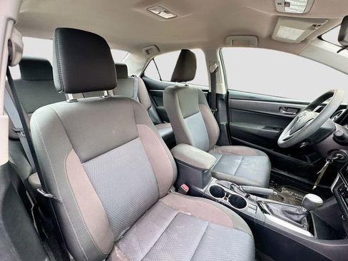 Used 2017 Toyota Corolla LE image 25