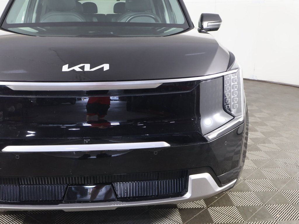 Used 2024 Kia EV9 Land AWD/4WD image 17
