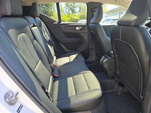 Used 2026 Volvo XC40 B5 Plus w/ Climate Package AWD/4WD image 12