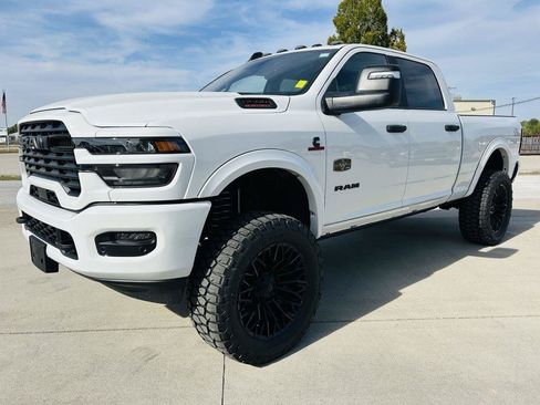 New 2025 RAM 3500 Big Horn AWD/4WD image 33