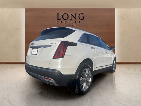 Certified 2023 Cadillac XT5 Premium Luxury image 5