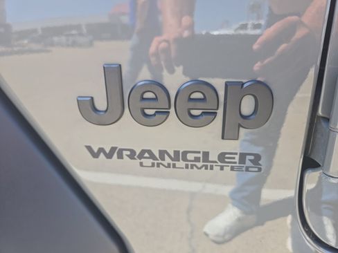 Used 2022 Jeep Wrangler Unlimited Sport AWD/4WD image 8