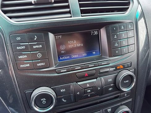 Used 2017 Ford Explorer XLT FWD image 37