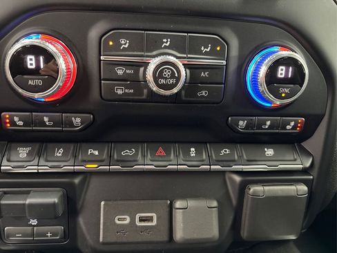 Used 2022 GMC Sierra 3500 Denali image 36