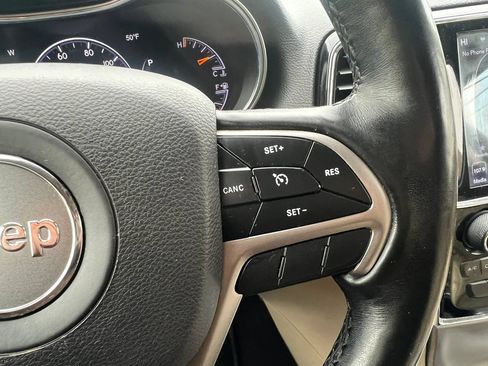 Used 2020 Jeep Grand Cherokee Limited AWD/4WD image 21