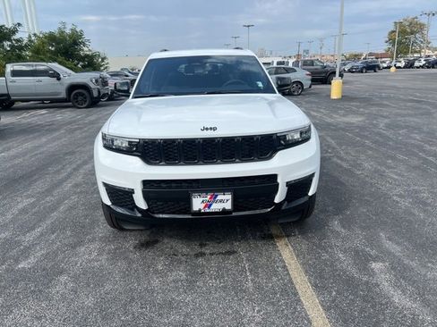 New 2025 Jeep Grand Cherokee L Limited w/ Black Appearance Package image 9