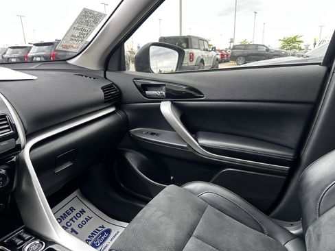 Used 2025 Mitsubishi Eclipse Cross SE AWD/4WD image 11