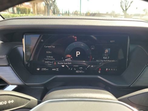 Used 2024 GMC Acadia Elevation image 23