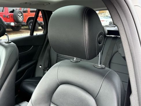 Used 2017 Mercedes-Benz GLC 300 4MATIC image 2