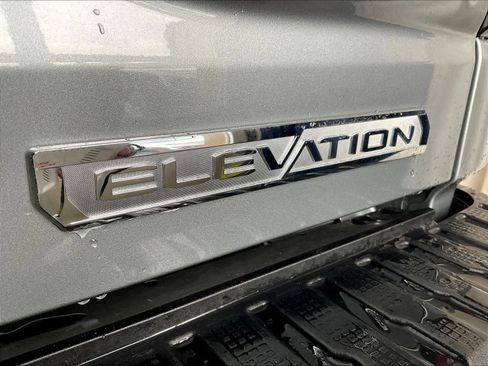 Used 2025 GMC Sierra 1500 Elevation image 28