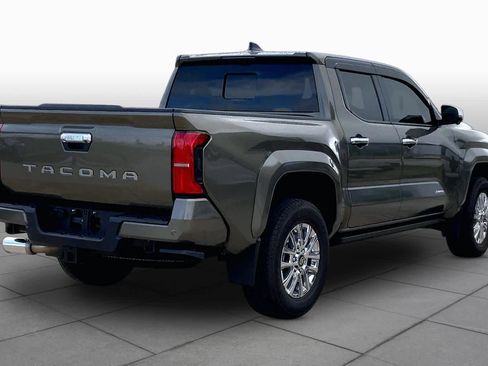 Used 2024 Toyota Tacoma Limited w/ Limited Package (LT) AWD/4WD image 12