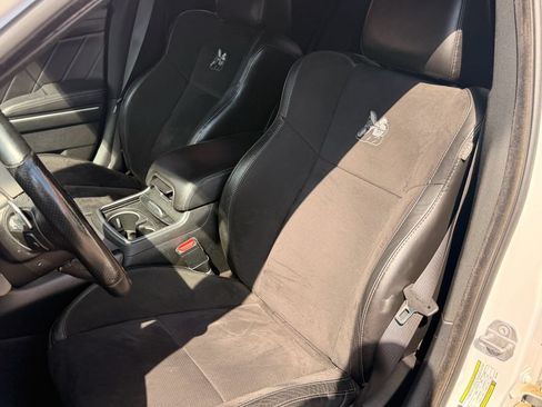 Used 2019 Dodge Charger Scat Pack w/ Technology Group RWD image 7