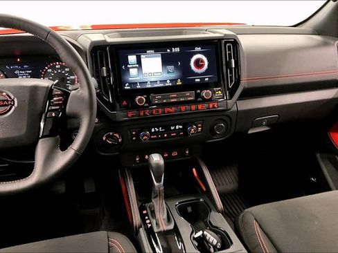 Used 2025 Nissan Frontier PRO-4X w/ Pro Convenience Package image 6