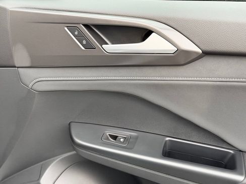 New 2026 Volkswagen Taos SE FWD image 26