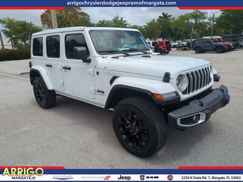 Used 2025 Jeep Wrangler Unlimited Sahara w/ Safety Group image 1