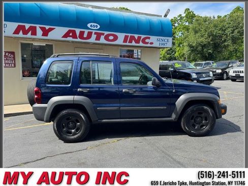 Used 2006 Jeep Liberty Sport w/ Off Road Group AWD/4WD image 3