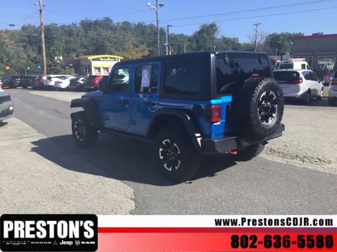 Used 2025 Jeep Wrangler Unlimited Rubicon AWD/4WD image 3