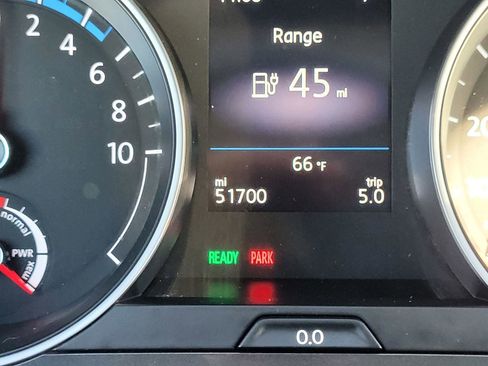 Used 2018 Volkswagen e-Golf SE image 28