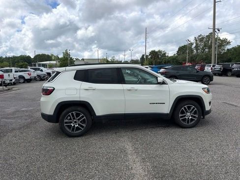 Used 2019 Jeep Compass Latitude w/ Popular Equipment Group FWD image 4