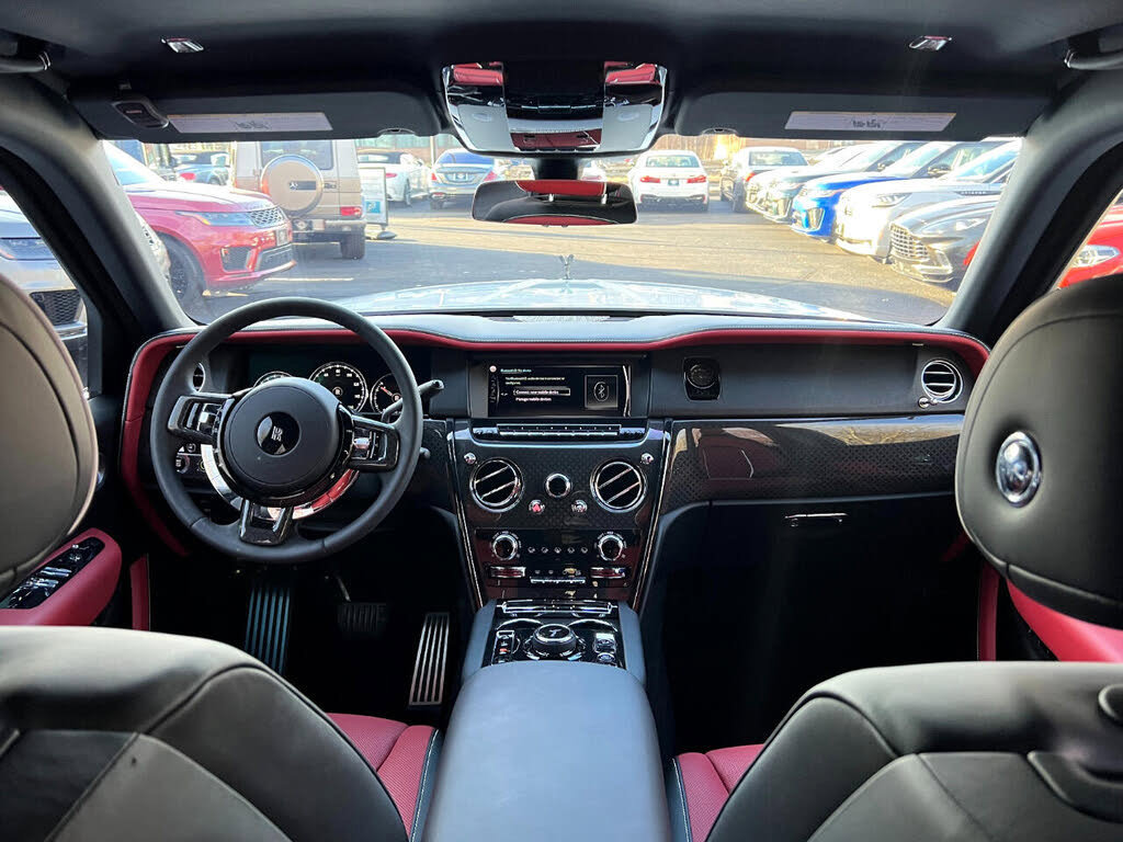 Used 2022 Rolls-Royce Cullinan Black Badge AWD/4WD image 60