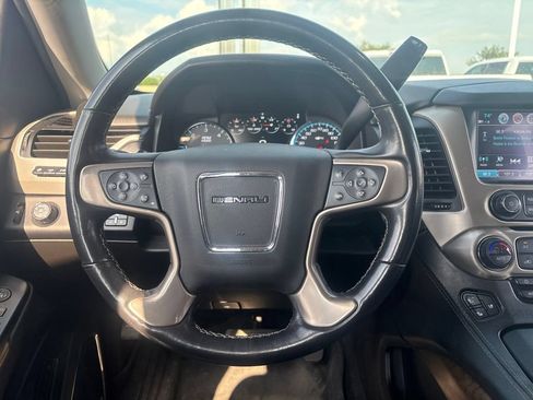 Used 2019 GMC Yukon Denali w/ Denali Ultimate Black Edition AWD/4WD image 10
