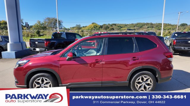 Used 2024 Subaru Forester Premium w/ Convenience Package AWD/4WD image 4
