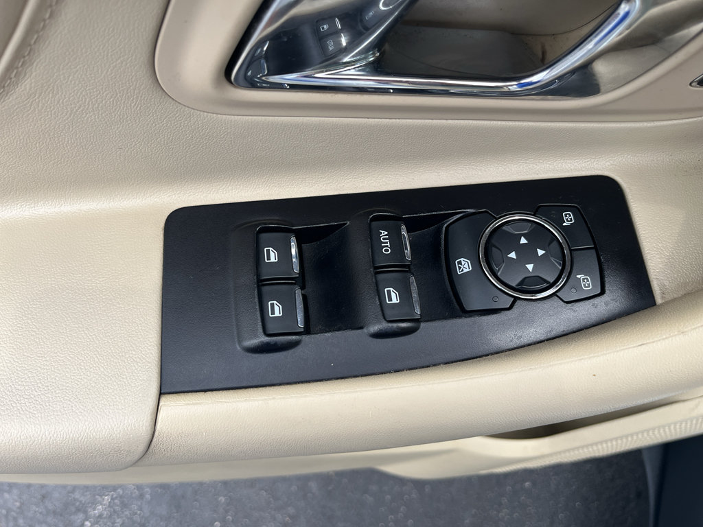 Used 2019 Ford Taurus SE FWD image 15