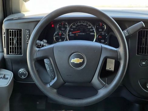 Used 2016 Chevrolet Express 2500 RWD image 20