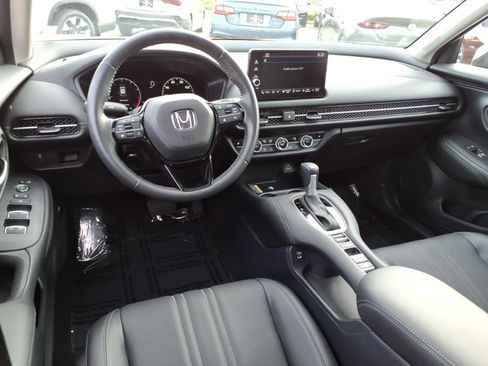 Certified 2024 Honda HR-V EX-L image 6