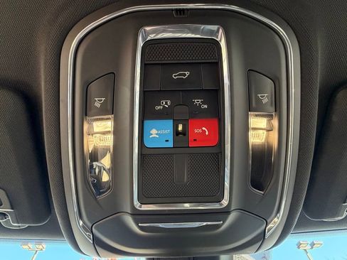 Certified 2024 Jeep Grand Cherokee Altitude image 31