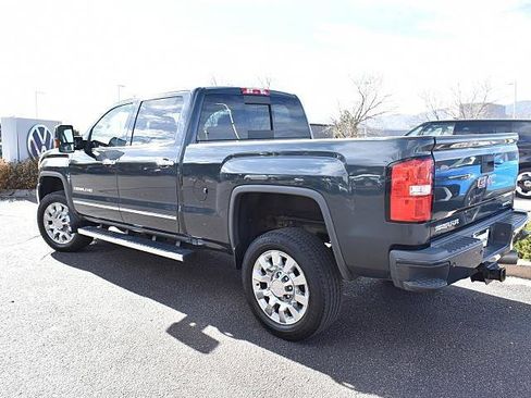 Used 2017 GMC Sierra 2500 Denali w/ Duramax Plus Package image 4