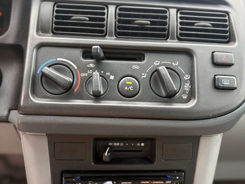 Used 1999 Toyota Sienna CE FWD image 16