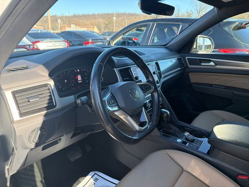 Used 2020 Volkswagen Atlas Cross Sport SEL image 18