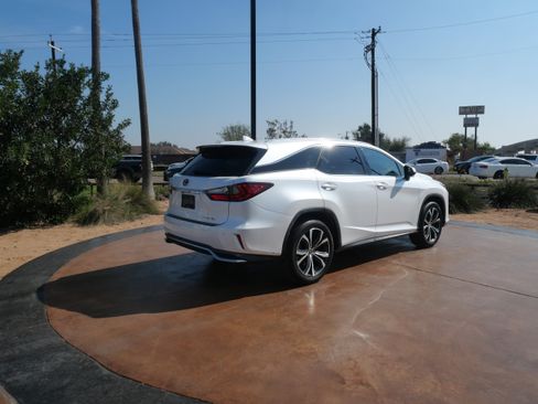 Used 2019 Lexus RX 350L Luxury image 2