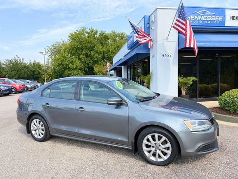 Used 2012 Volkswagen Jetta SE FWD image 1