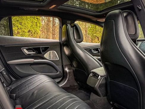 Used 2022 Mercedes-Benz EQS 450+ Sedan image 45