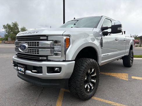 Used 2019 Ford F350 Platinum w/ Platinum Ultimate Package AWD/4WD image 10