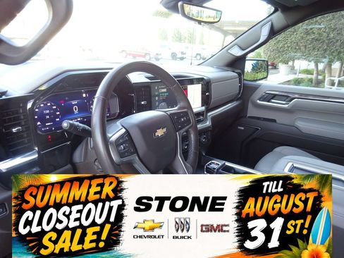 Certified 2022 Chevrolet Silverado 1500 LTZ w/ Technology Package AWD/4WD image 12