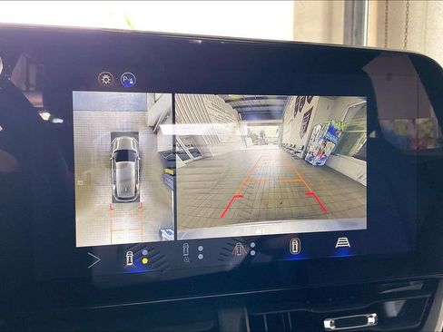 Used 2025 Chevrolet Equinox LT w/ Convenience Package II FWD image 12