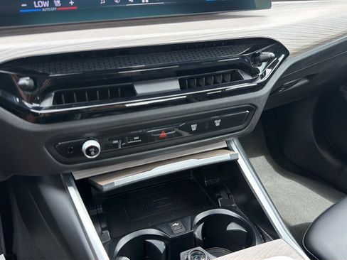 Used 2025 BMW 330i Sedan RWD image 26