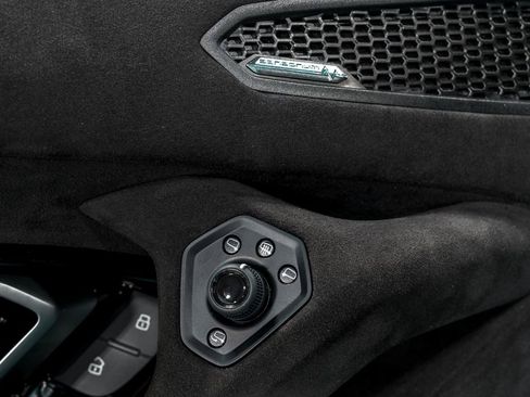 Used 2023 Lamborghini Huracan Tecnica image 10