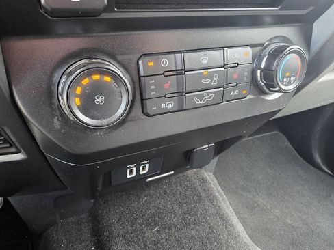 Used 2018 Ford F150 XLT w/ Equipment Group 302A Luxury AWD/4WD image 18