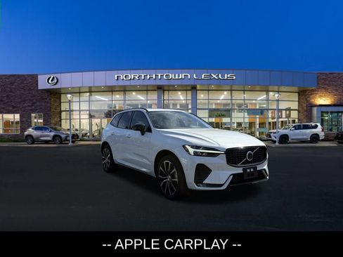 Used 2023 Volvo XC60 B5 Plus image 3