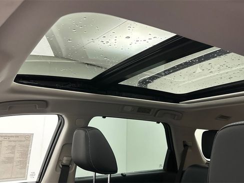 New 2025 Nissan Pathfinder SL w/ SL Premium Package image 18