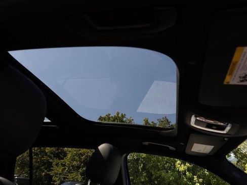 Used 2021 Mercedes-Benz GLB 250 image 29